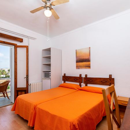 Hostal Residencia San Francisco Porto Colom Exterior foto