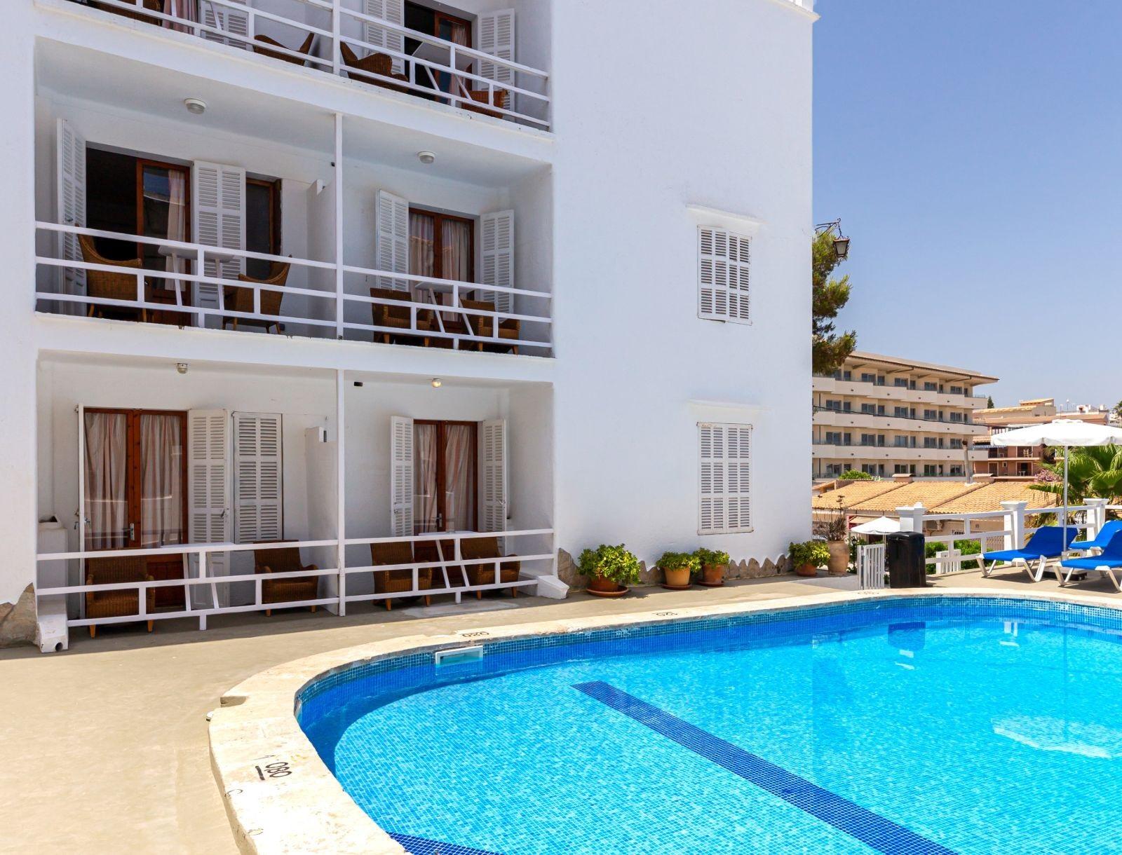 Hostal Residencia San Francisco Porto Colom Exterior foto